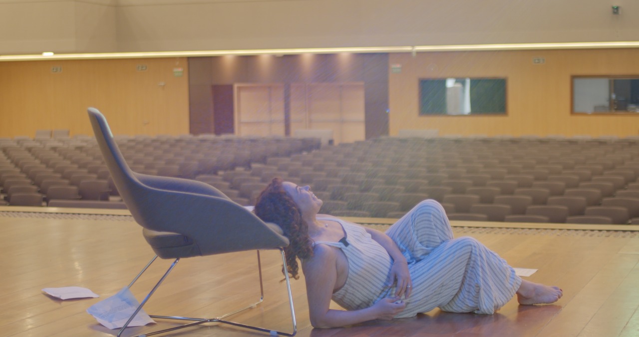 A atriz Suzy Lopes interpretou um texto de sua autoria chamado “Lindeza”